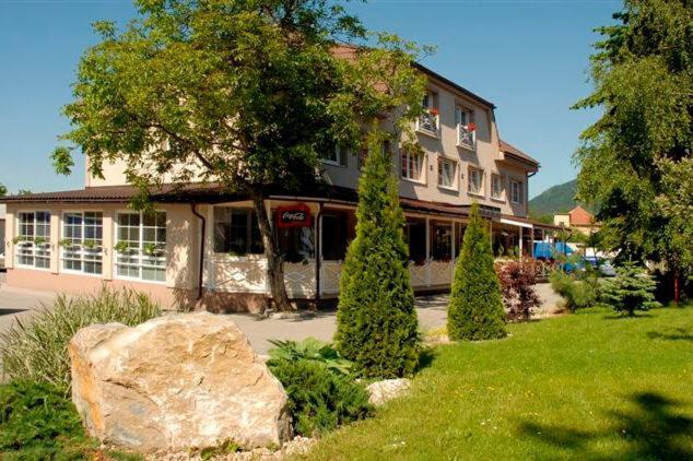 Penzion Bystrica Považská Bystrica Екстериор снимка